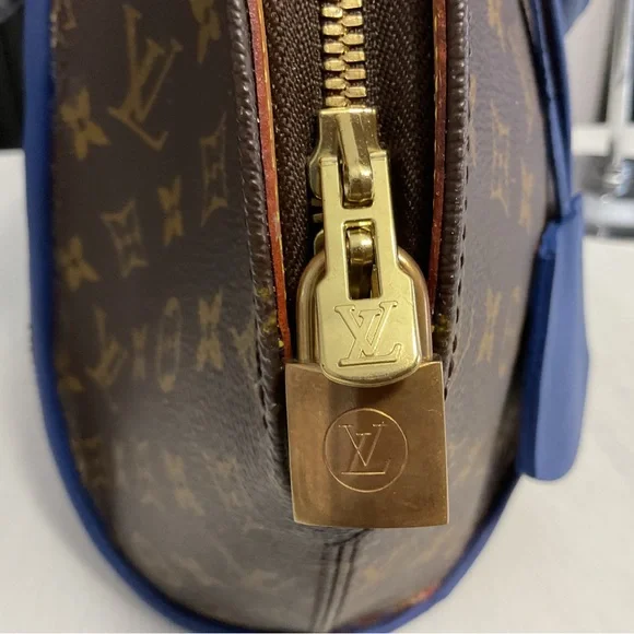 Louis Vuitton Bags - Picture 15 of 15